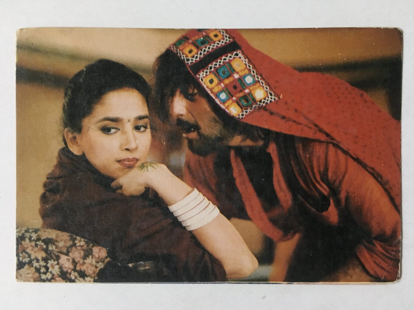 2 x SANJAY DUTT MADHURI DIXIT Bollywood Film Movie Postcard - Image 3